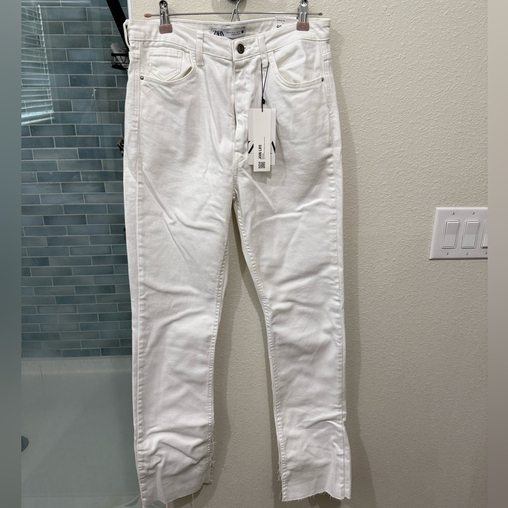 Women’s Zara White Slim Flare Jeans - Size 8